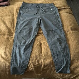 athleta trekkie north joggers